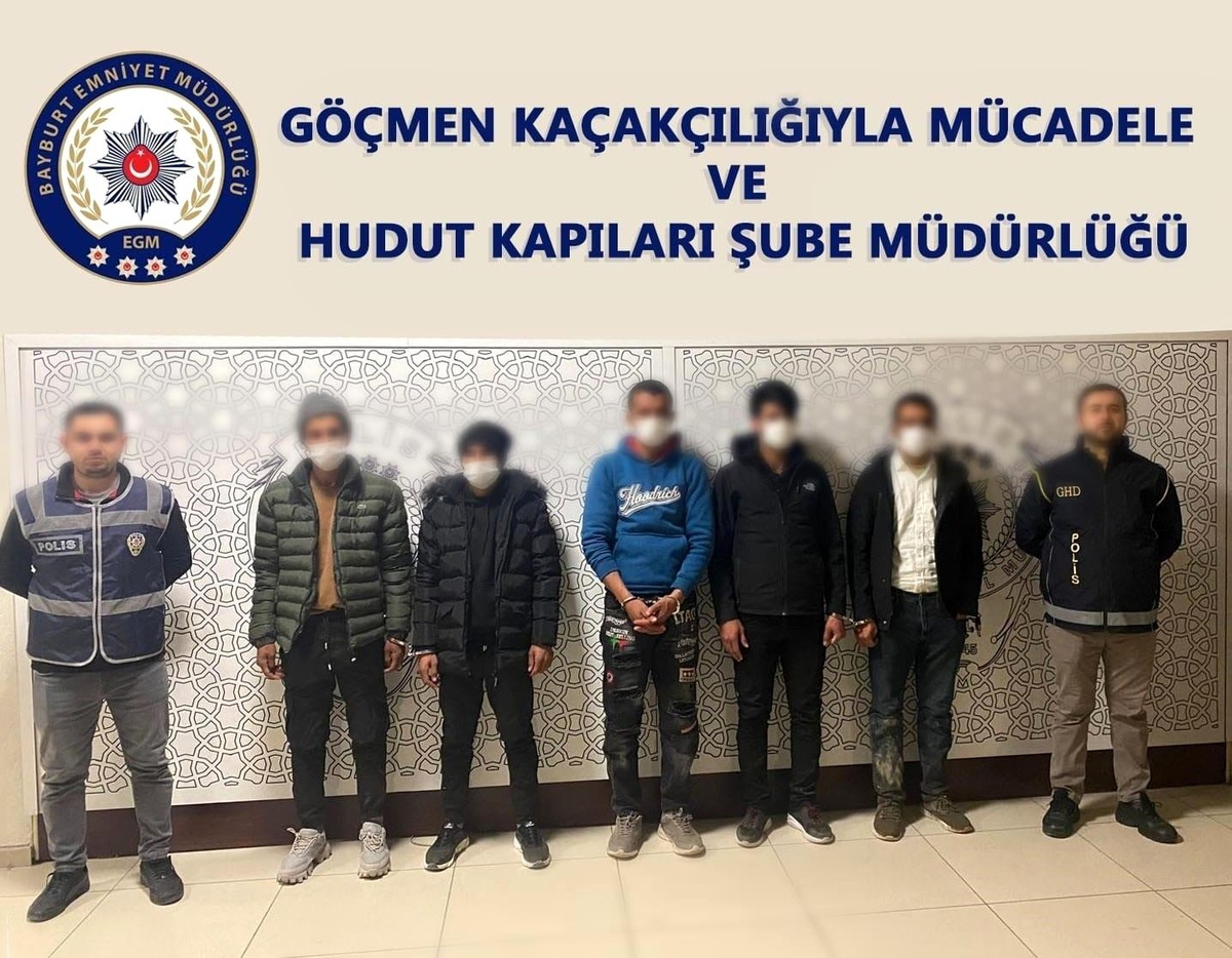 Bayburt\'ta Göçmen Kaçakçılığı Operasyonu