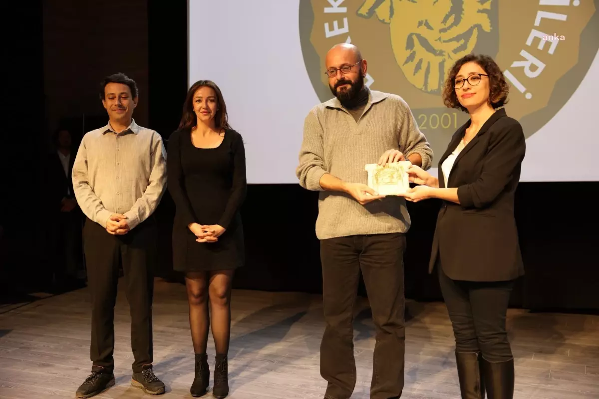 Bornova Belediyesi Şehir Tiyatrosu İki Ödül Kazandı