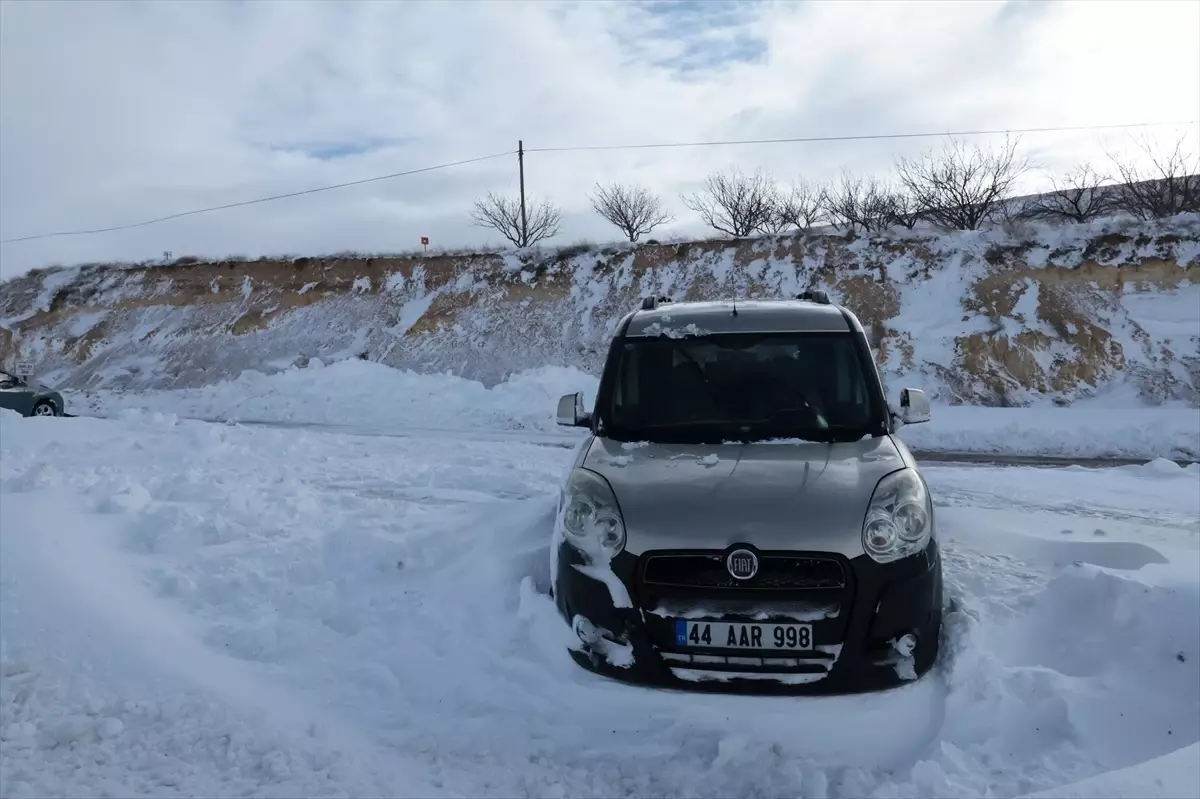 Malatya-Kayseri Yolunda Araçlar Kurtarıldı