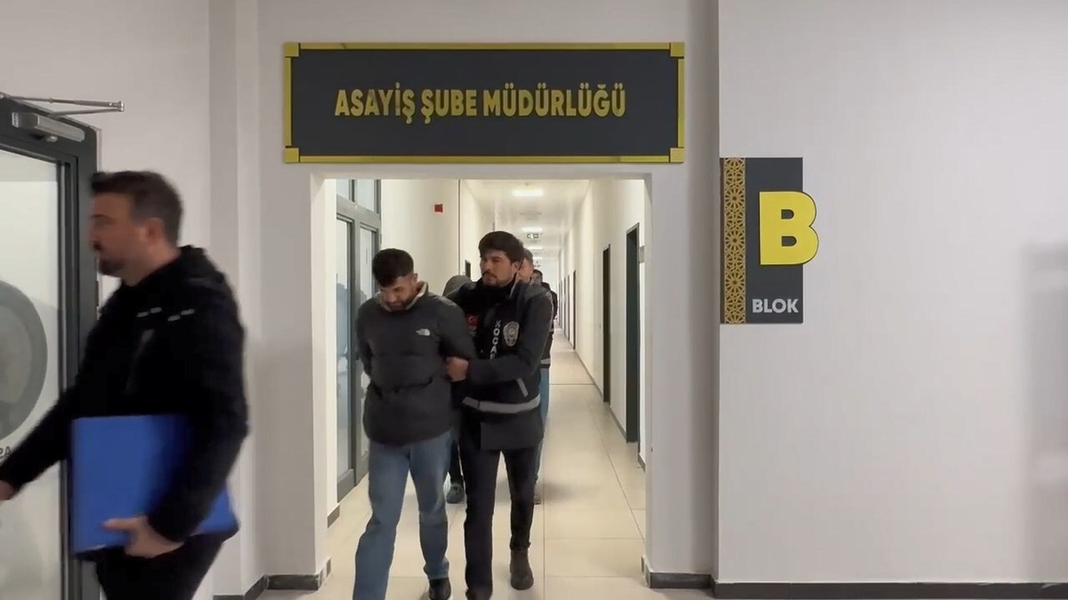 Kocaeli\'de Gece Gasp Operasyonu: 4 Şüpheli Yakalandı