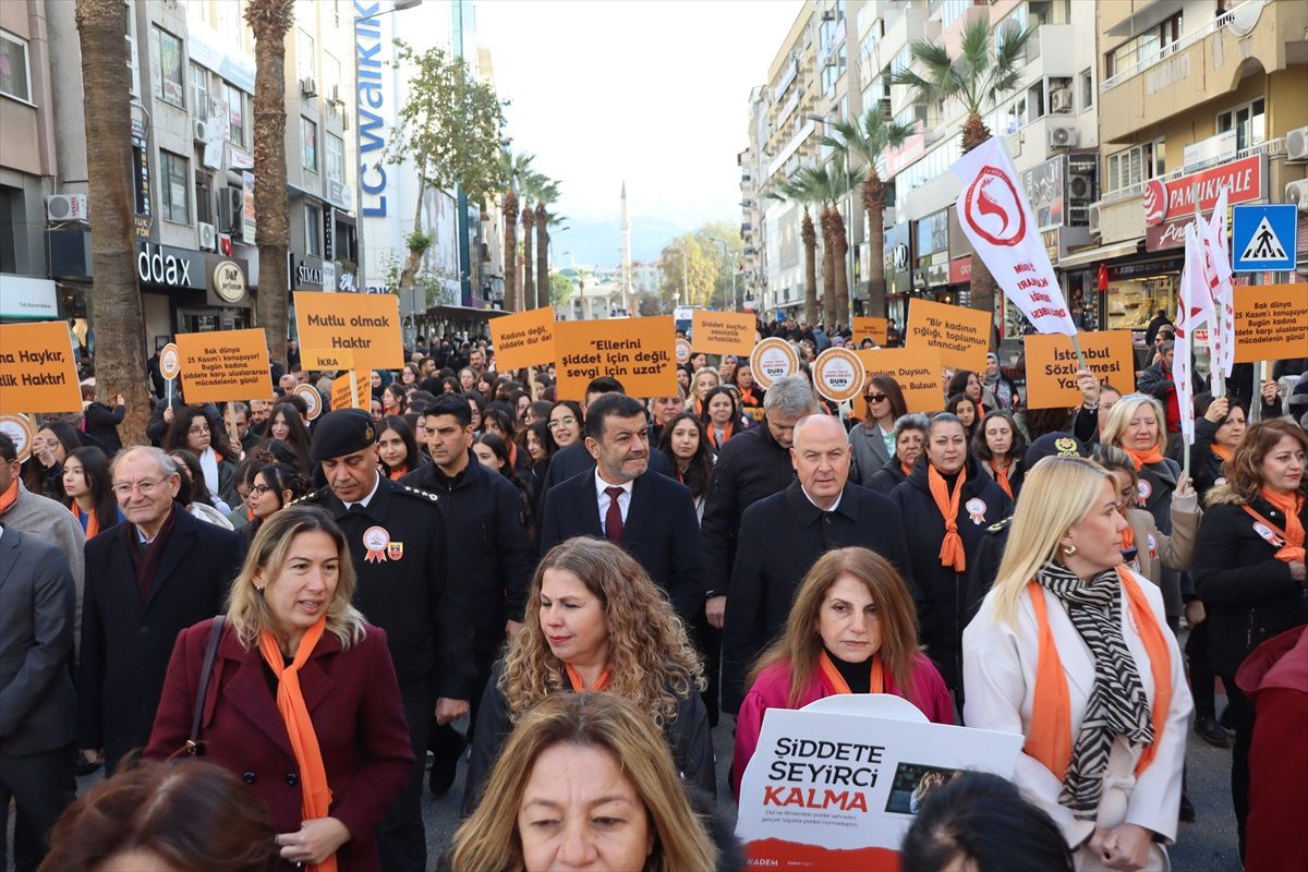 Denizli\'de kadına yönelik şiddete karşı farkındalık yürüyüşü gerçekleştirildi