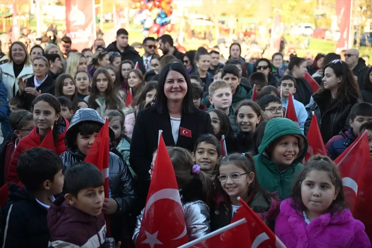 Edirne\'de yenilenen 15 Temmuz Cumhuriyet ve Demokrasi Şehitleri Parkı\'nda çocuklar için etkinlik düzenlendi