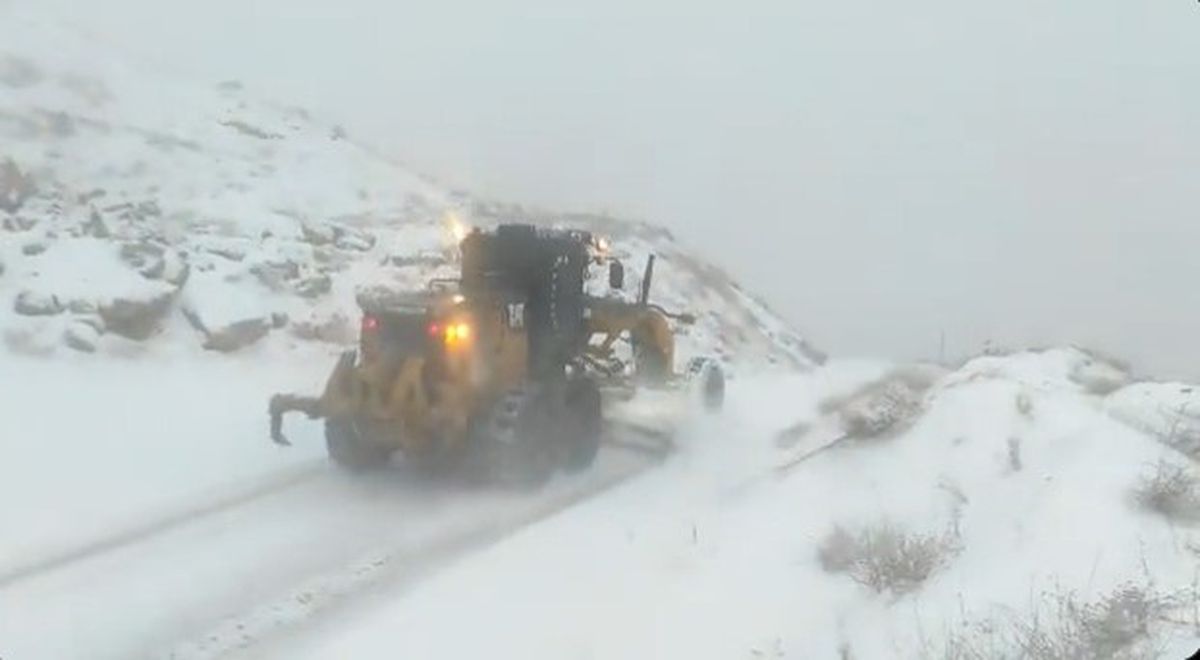 Elazığ\'da Kar Yağışı Nedeniyle 230 Köy Yolu Ulaşıma Kapandı