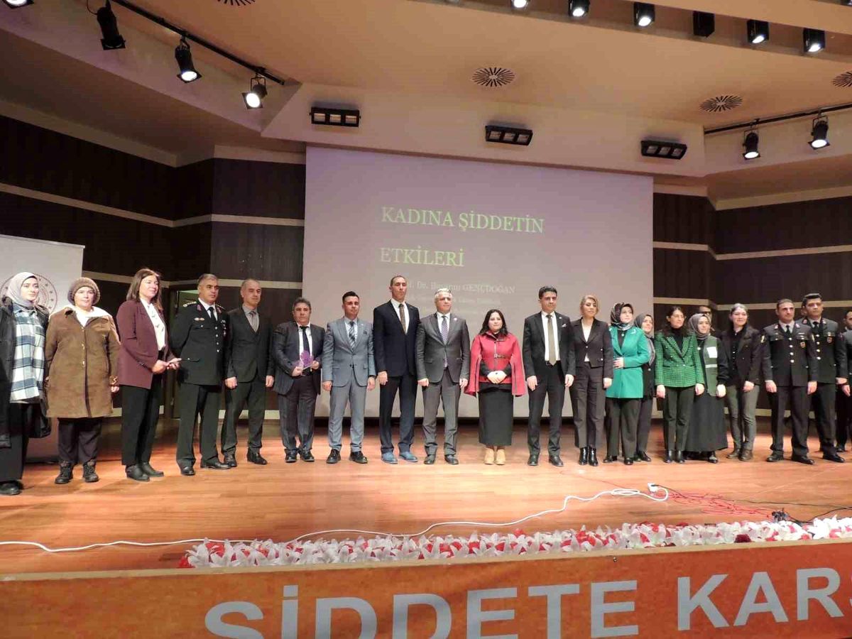 Erzurum\'da "Şiddetle mücadelede el ele" programı