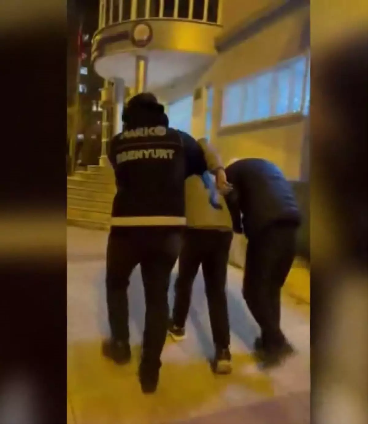 İstanbul\'da Uyuşturucu Operasyonu: 3 Gözaltı, 2 Tutuklama