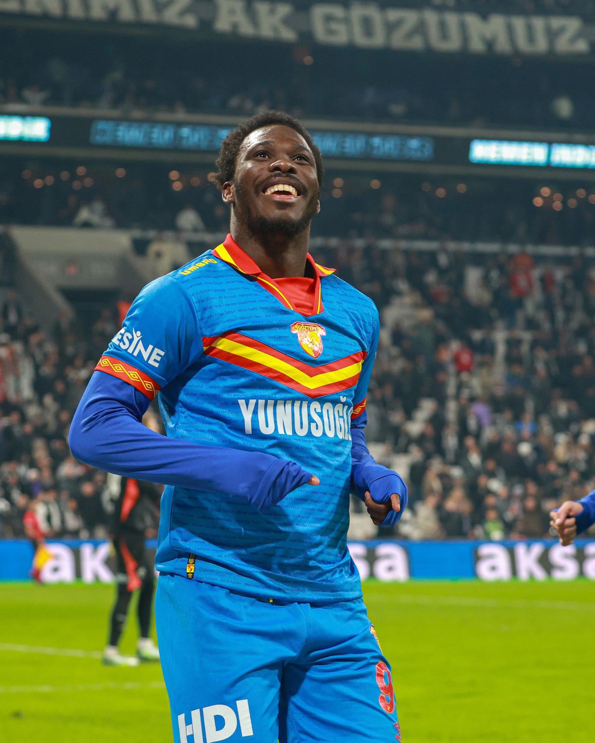 Göztepe, Beşiktaş\'ı 4-2 Geçerek Tarih Yazdı