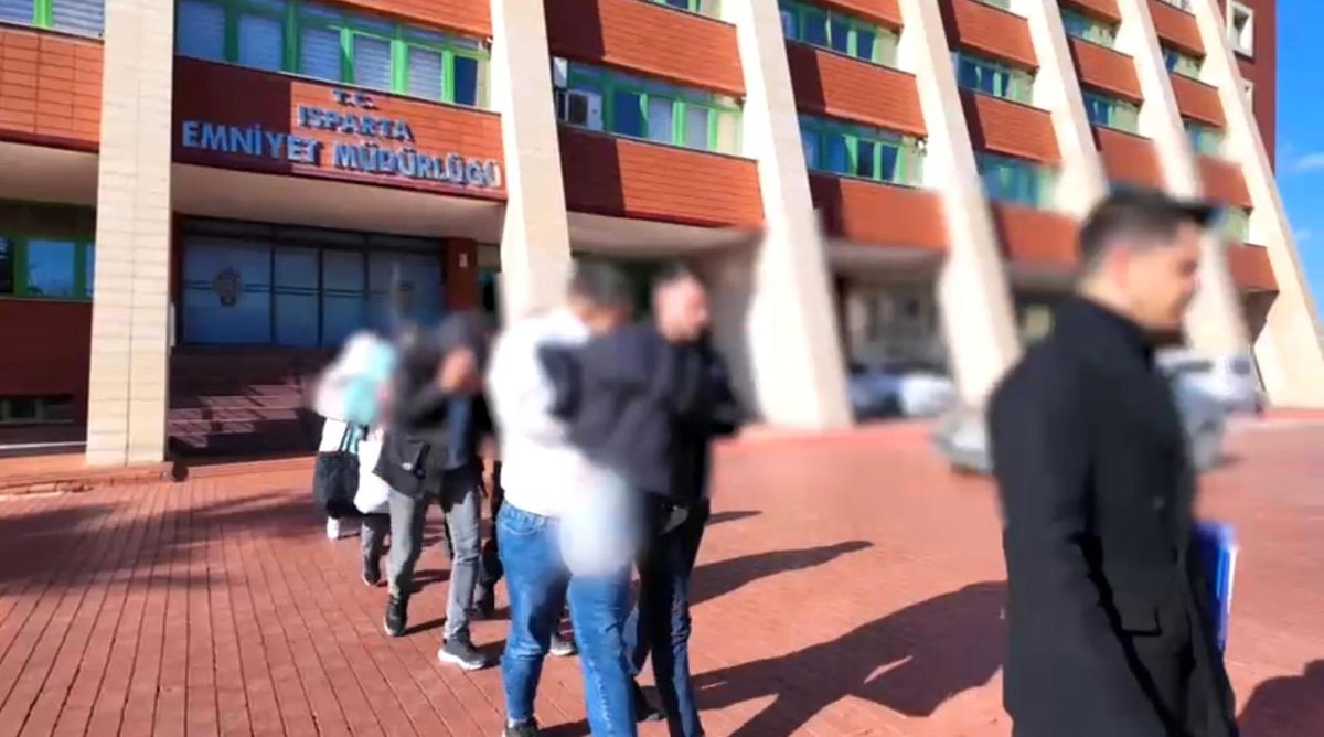 Isparta ve Burdur\'da Dolandırıcılık Operasyonu