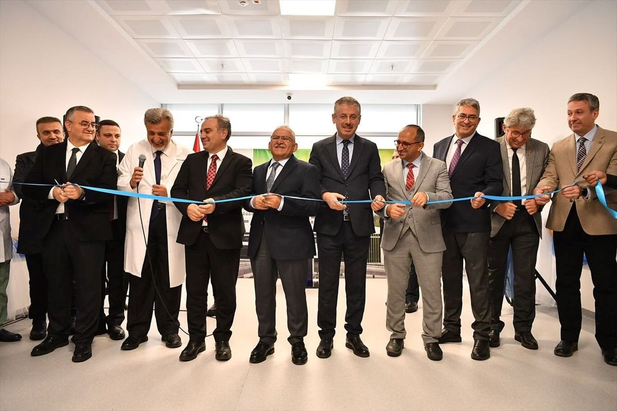 ERÜ Tıp Fakültesi Hastaneleri yeni acil ek binası törenle açıldı