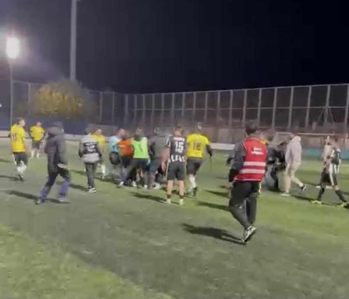 Amatör Lig Maçında Hakemlere Saldırı: Bir Futbolcu Tutuklandı