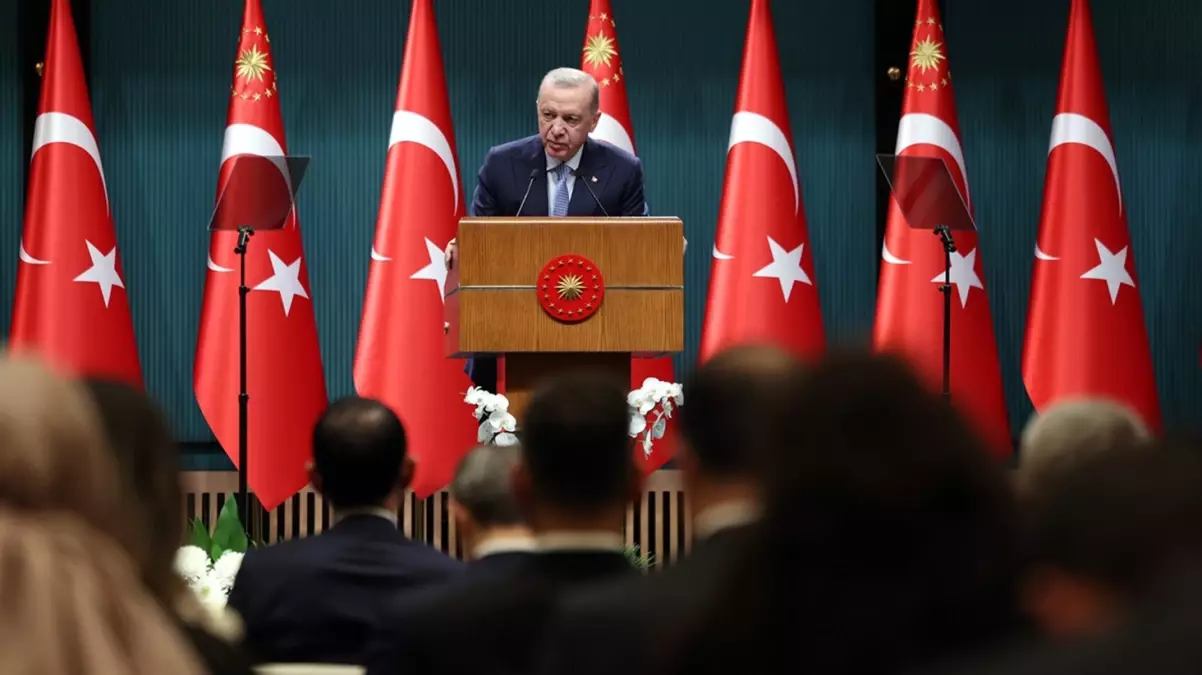 Kabine sonrası Erdoğan\'dan yetkisiz çakar kullananlara net mesaj: Kimsenin gözünün yaşına bakmayacağız