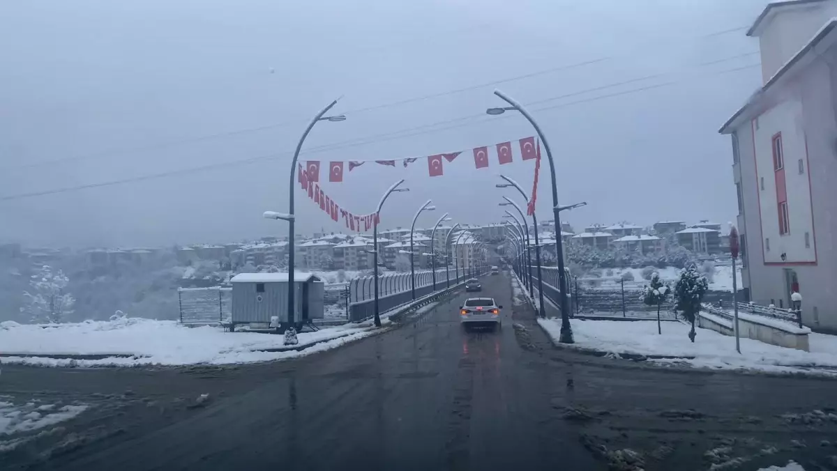 Karabük ve Safranbolu\'da Kar Yağışı Eğitime Ara Verdi