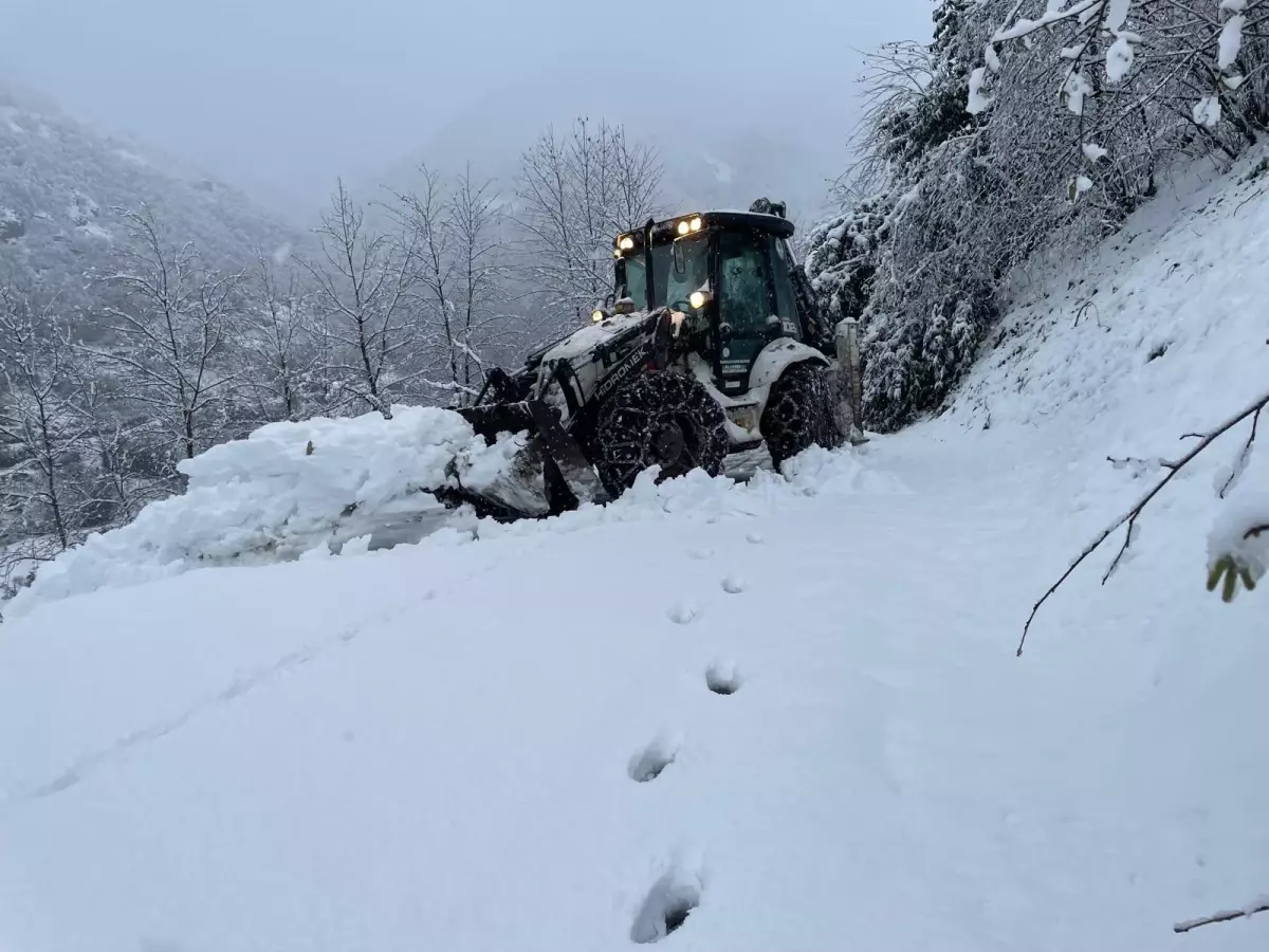 Doğu Karadeniz\'de Kapanan Yol Sayısı 715\'e Yükseldi