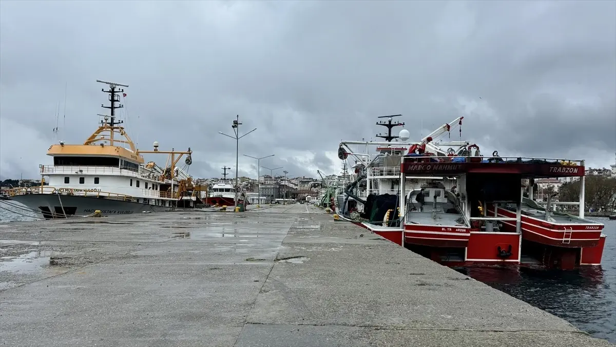 Karadeniz\'de Kötü Hava, Balıkçılığı Vurdu