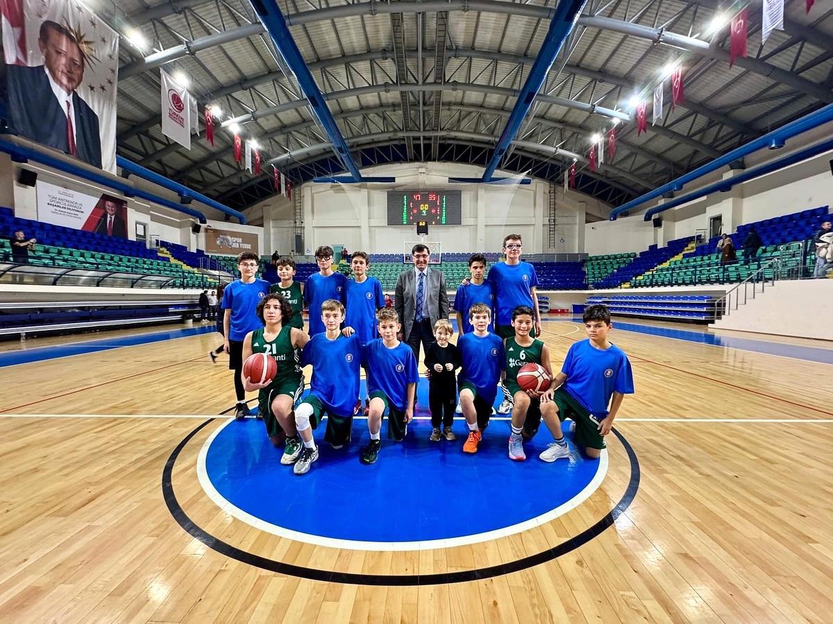 Kütahya Belediyespor U14 Erkek Basketbol Takımı Şampiyon Oldu