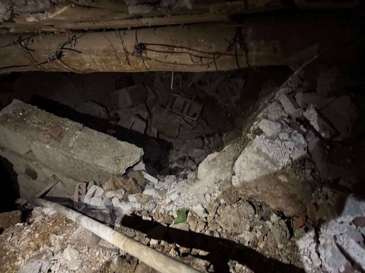 Mardin\'de Aşırı Yağış nedeniyle Ev Çöktü, 2 Kişi Yaralı Kurtarıldı