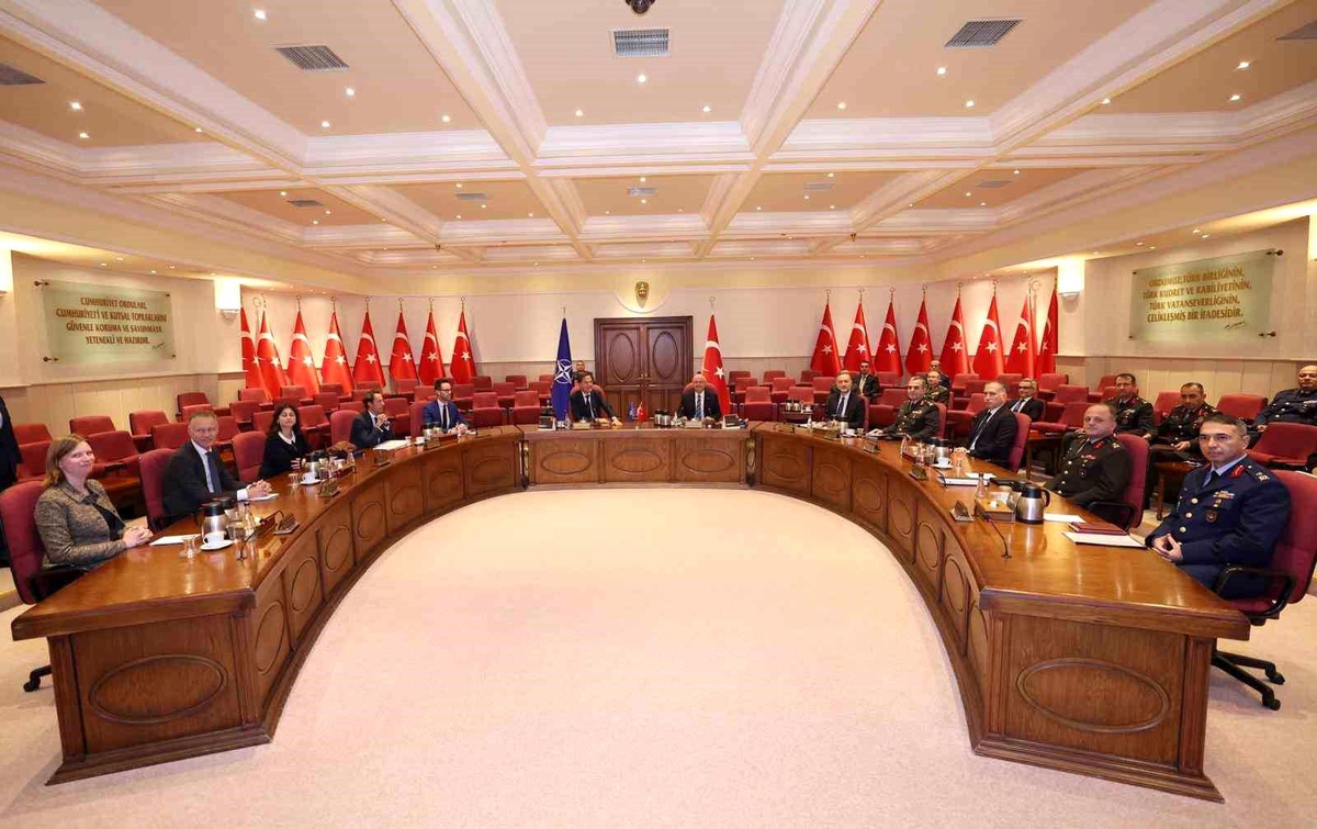 Bakan Güler, NATO Genel Sekreteri Rutte ile Görüştü