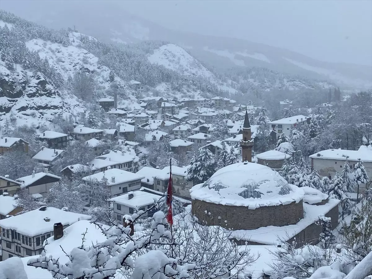 Mudurnu\'da Kar Kalınlığı 50 Santimetreye Ulaştı