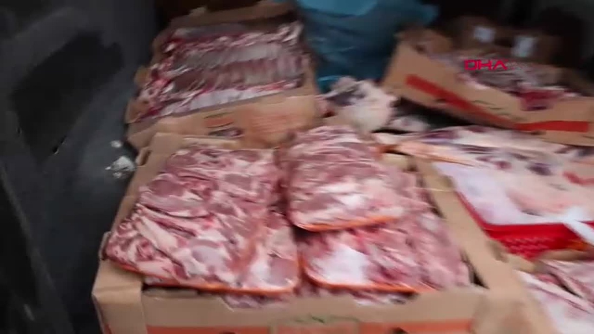 Mersin\'de Soğuk Zinciri Kırılan 235 Kilo Et Ele Geçirildi