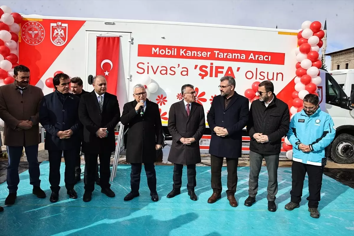 Sivas\'ta Mobil Kanser Tarama Aracı Hizmete Girdi