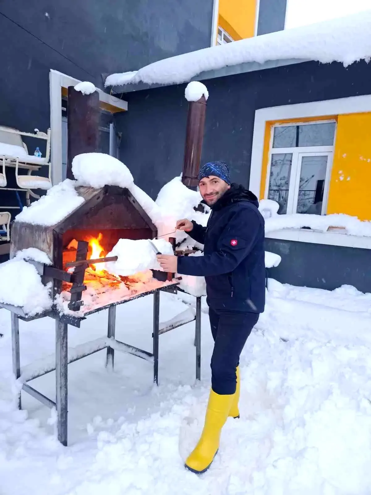 Kardan Çağ Kebabı Yaparak Erzurum\'u Tanıttı