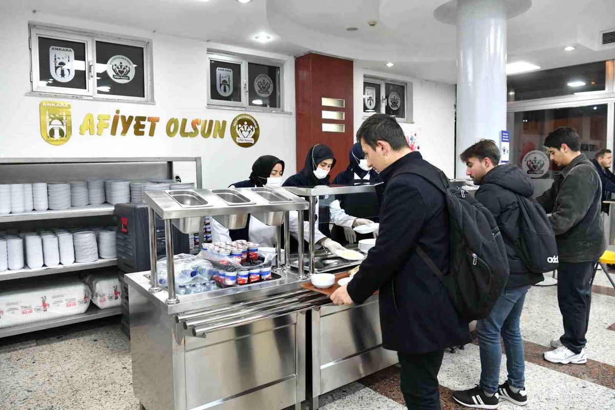 Ankara\'da Öğrencilere Ücretsiz Gençlik Sofraları