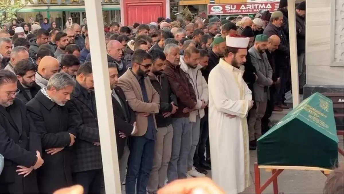 İstanbul\'da Berber Mehmet Salih Özsökük Son Yolculuğuna Uğurlandı