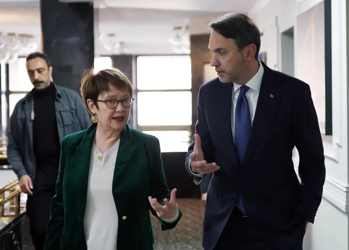 Bakan Bayraktar, EBRD Başkanı ile Enerji İşbirliklerini Görüştü