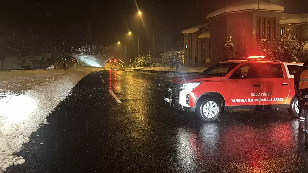 Bolu Dağı Tüneli\'nde Kazalar Trafiği Aksattı