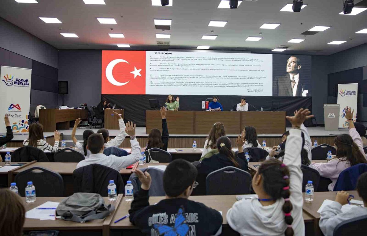 Mersin Çocuk Meclisi\'nden Akran Zorbalığı ve Kadına Yönelik Şiddet Uyarısı