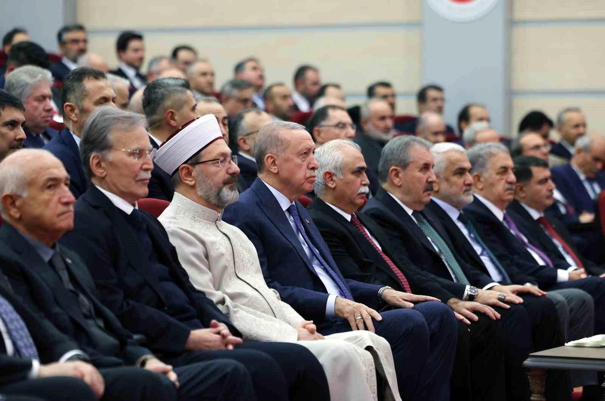 Cumhurbaşkanı Erdoğan: "Dijital hareket yeni bir yapay din oluşturma gayreti içindedir"