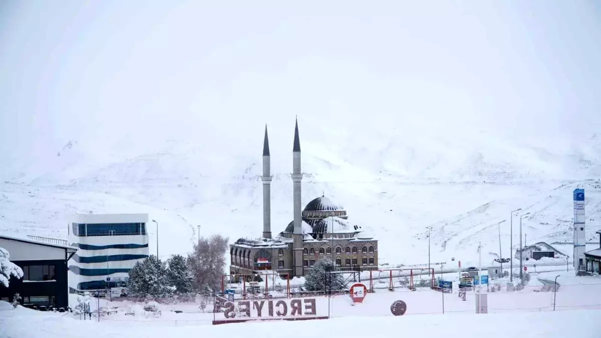 Erciyes Kayak Merkezi\'nde Kış Sezonu Yaklaşıyor