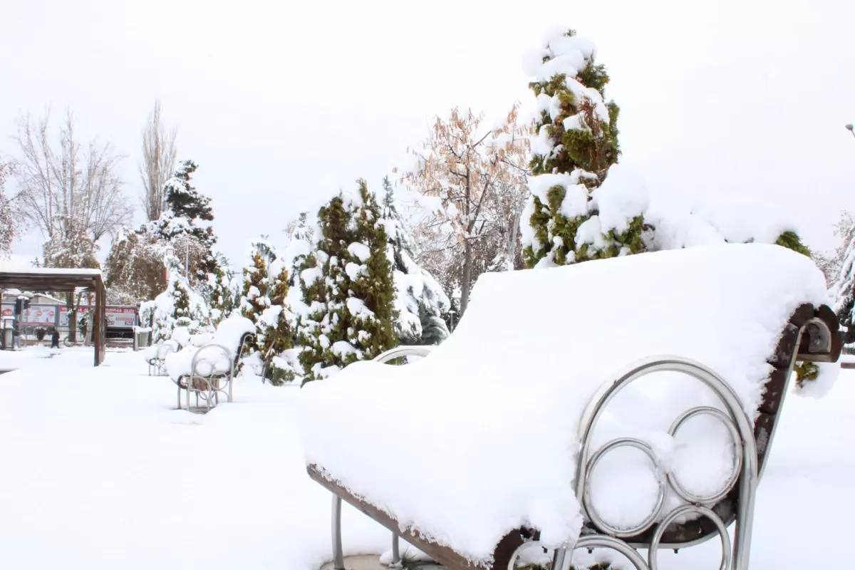 Malatya\'da Kar Yağışı Nedeniyle 10 İlçede Eğitim Durdu