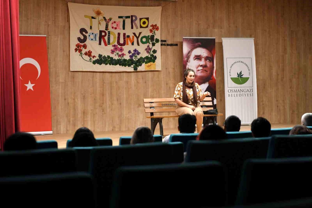 Osmangazi Belediyesi\'nden Kadına Yönelik Şiddete Karşı Farkındalık Tiyatrosu
