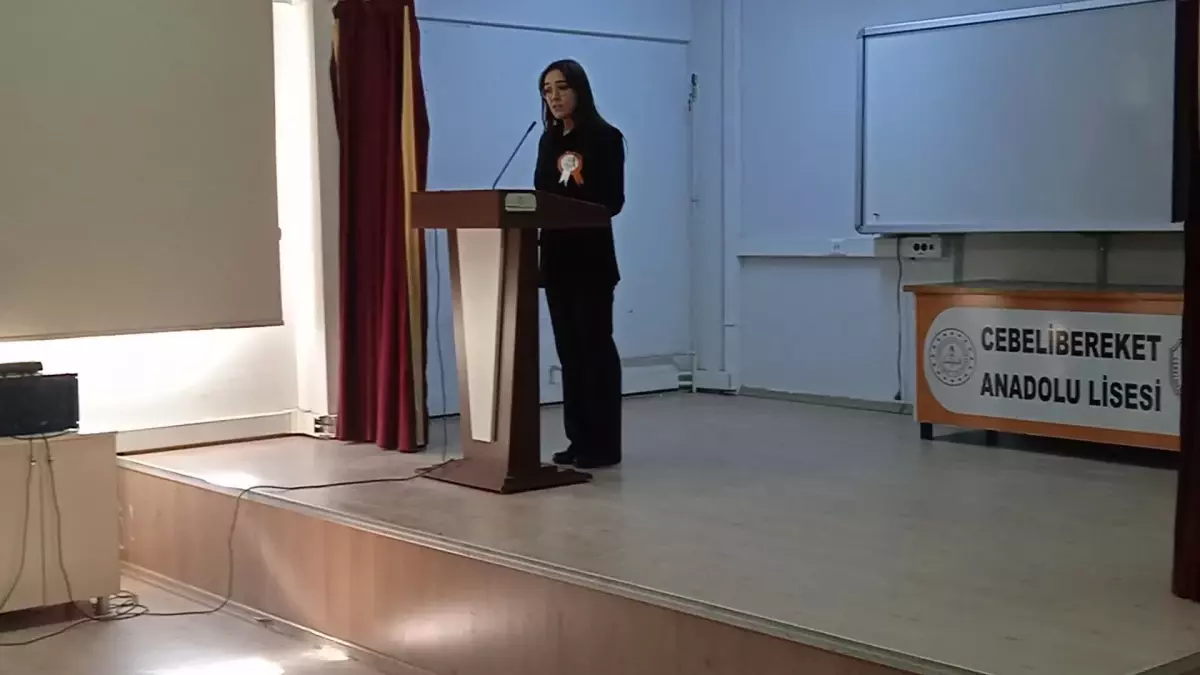 Osmaniye\'de Gençlere Erken Evliliği Anlatan Seminer