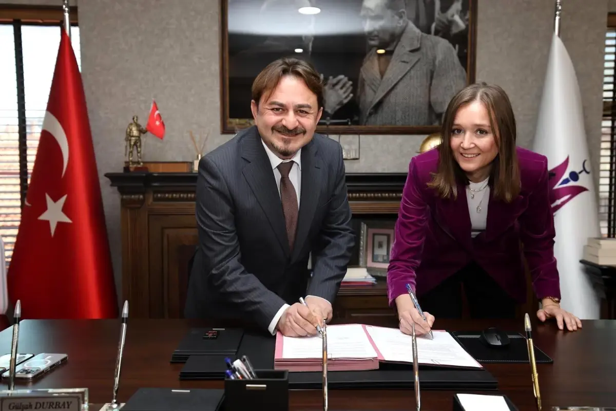 Şehzadeler Belediyesi ve CBÜ, Toplumsal Cinsiyet Eşitliği Eğitimleri İçin Protokol İmzaladı