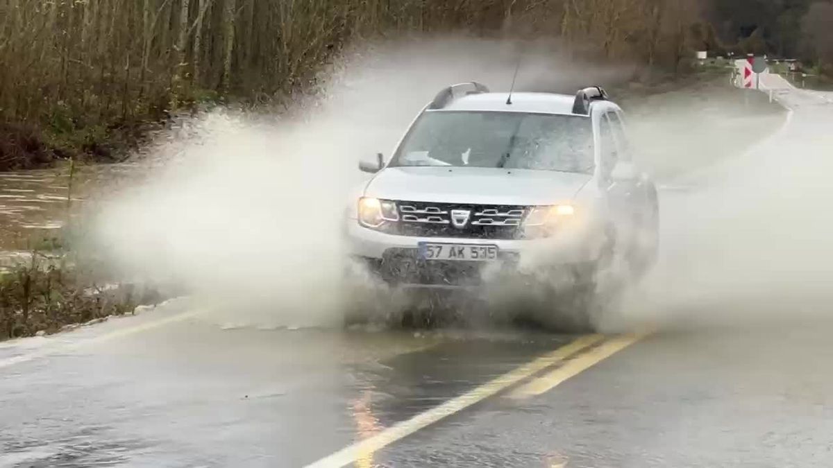 Sinop\'ta Sağanak Sel Taşkınlarına Yol Açtı