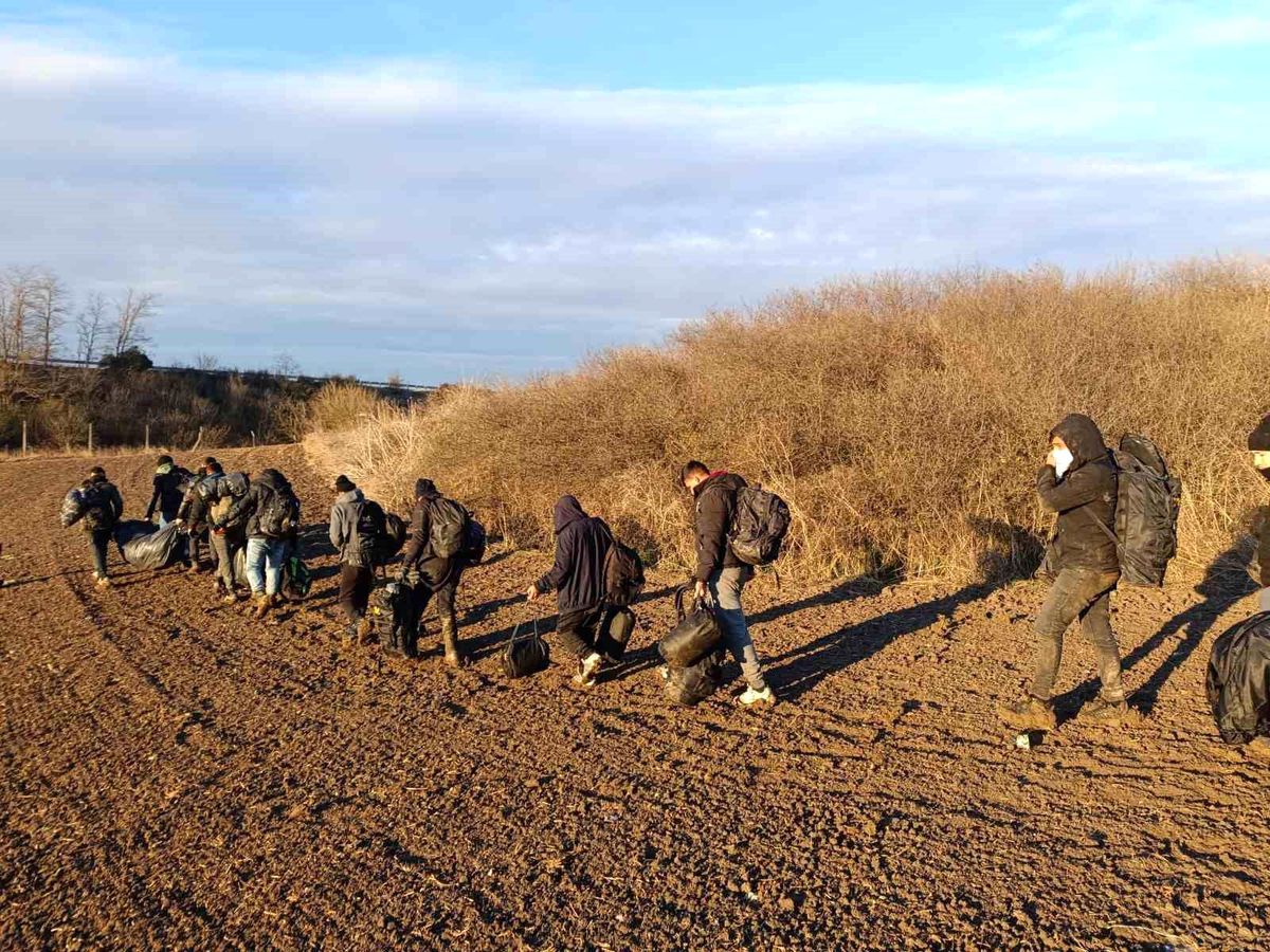 Tekirdağ\'da 12 Göçmen ve 1 Organizatör Yakalandı