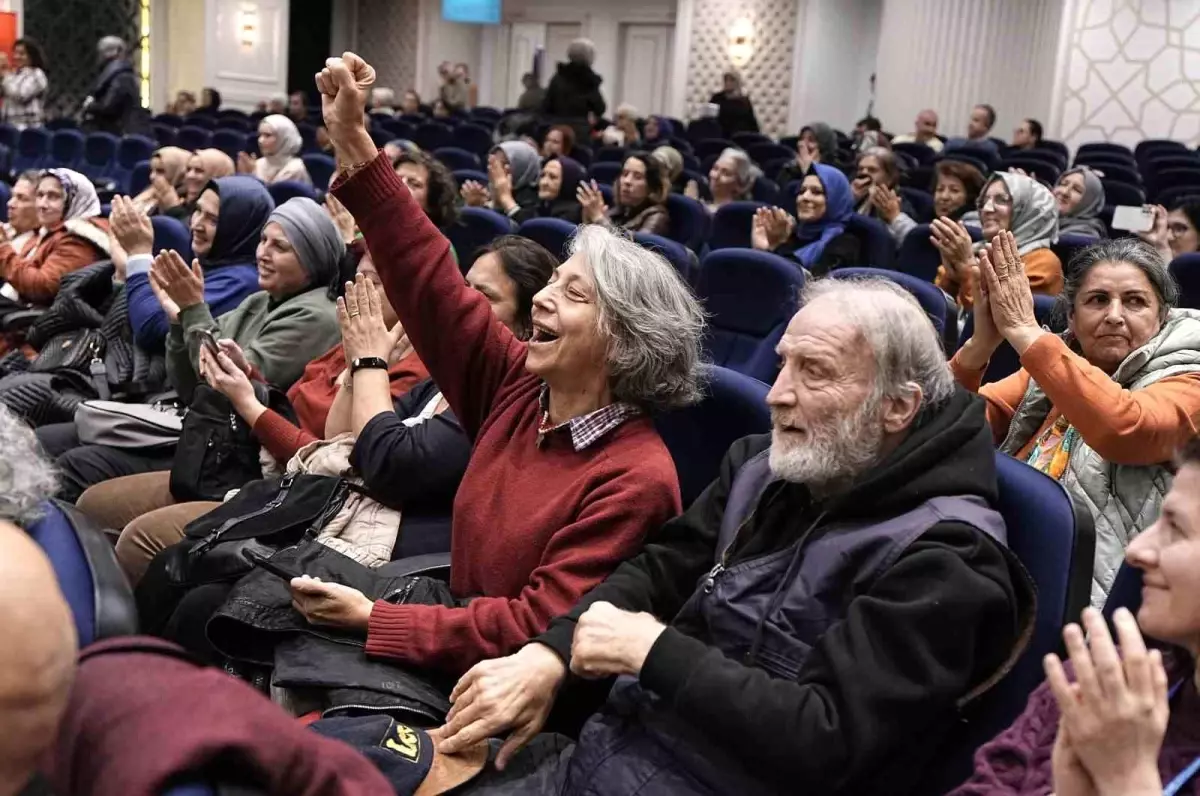 Kadına Yönelik Şiddete Karşı Farkındalık Etkinliği Üsküdar\'da Düzenlendi