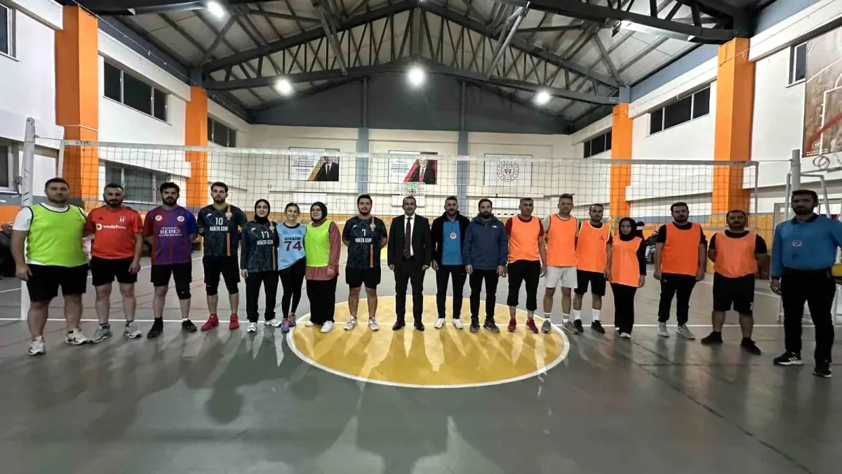 Yüksekova\'da Voleybol Turnuvası Düzenlendi