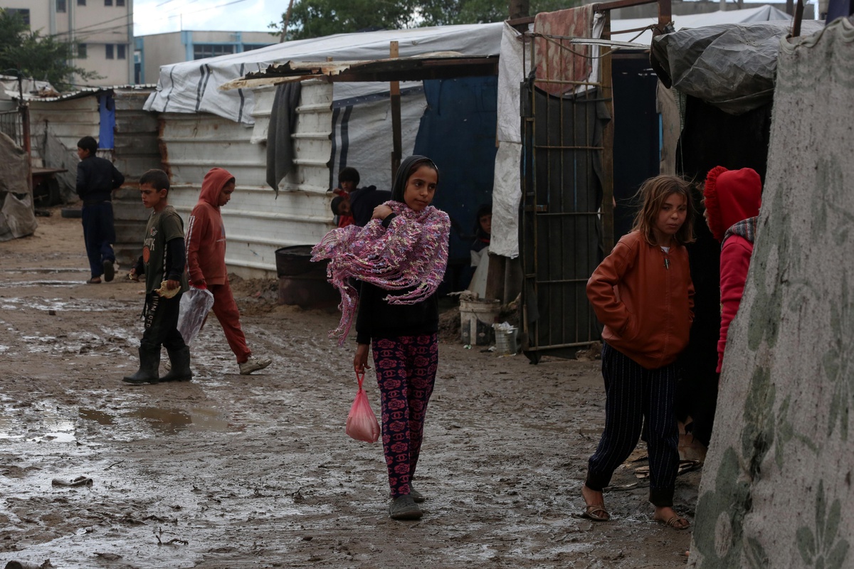 Gazze\'de Sel Uyarısı: İnsanlık Krizi Kapıda