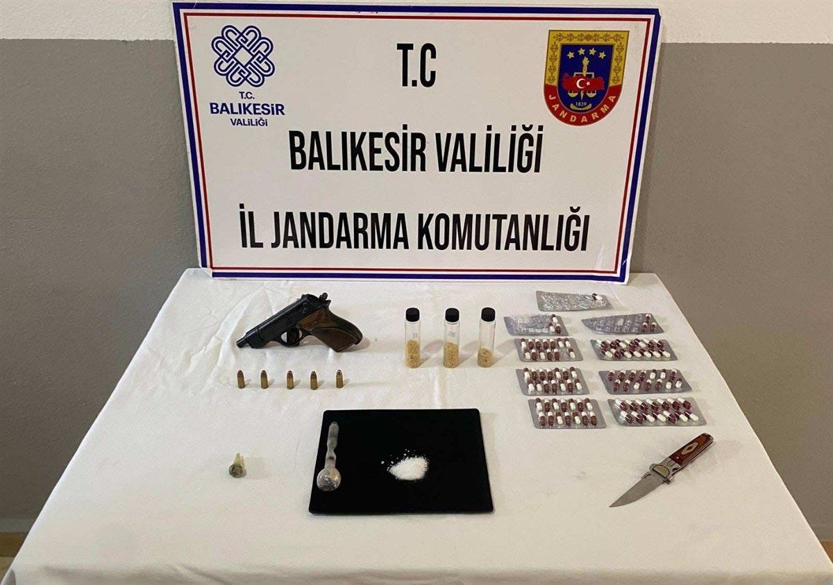 Edremit\'te Uyuşturucu Operasyonu: 18 Gözaltı