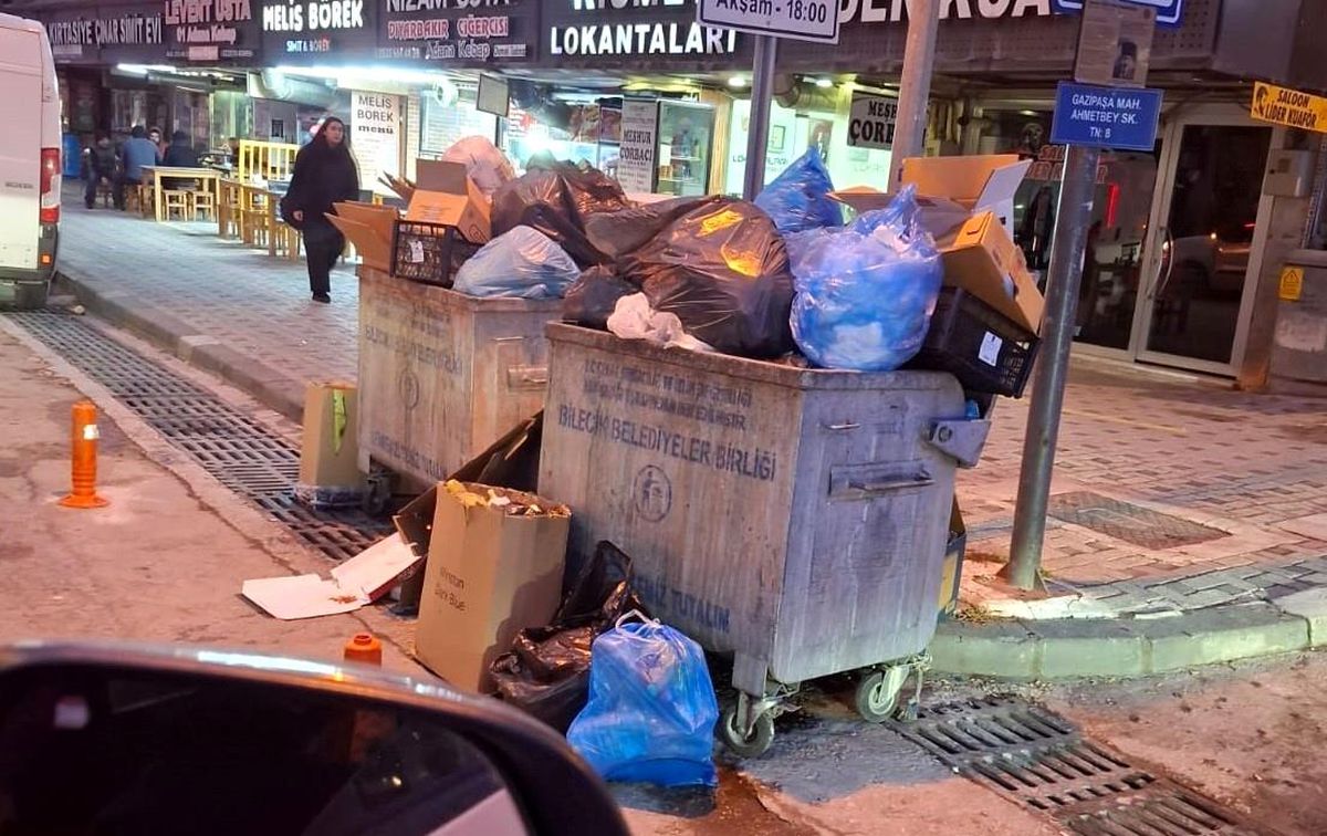Bilecik\'te Çöp Krizi: Belediyenin Borcu Sebebiyle Çöp Toplama İşi Azaldı