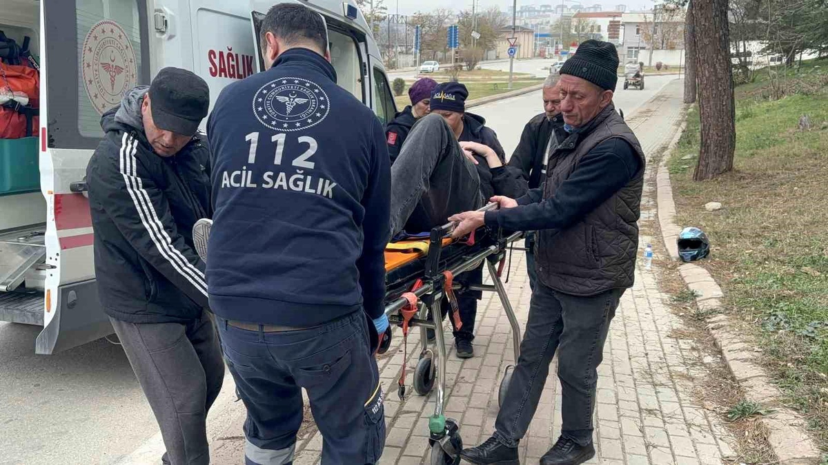 Edirne\'de Motosiklet Kazası: Sürücü Yaralı