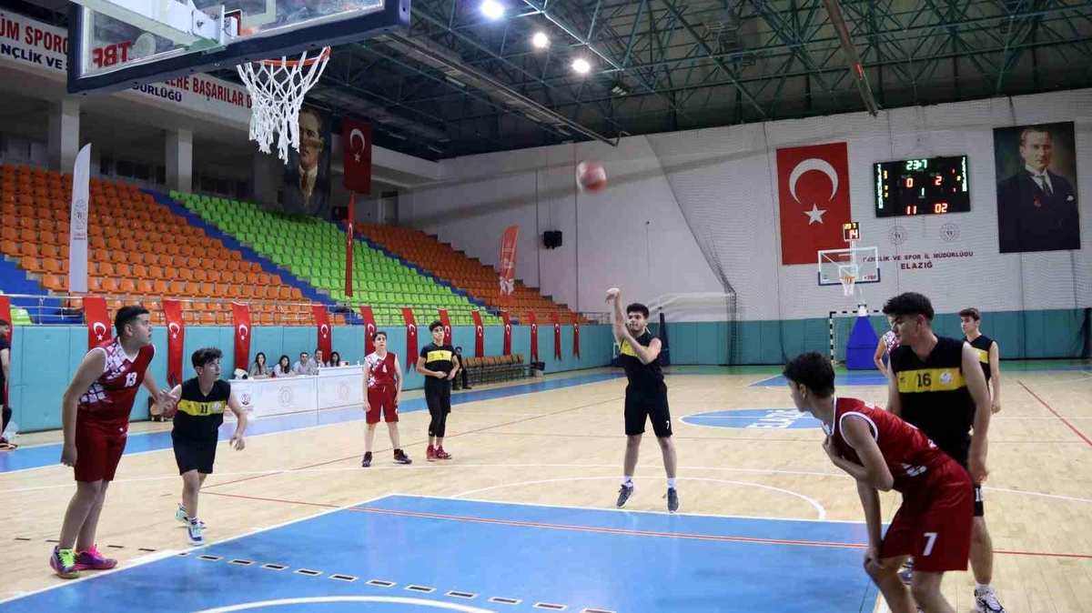 Elazığ\'da U18 Yerel Lig Müsabakaları Tamamlandı