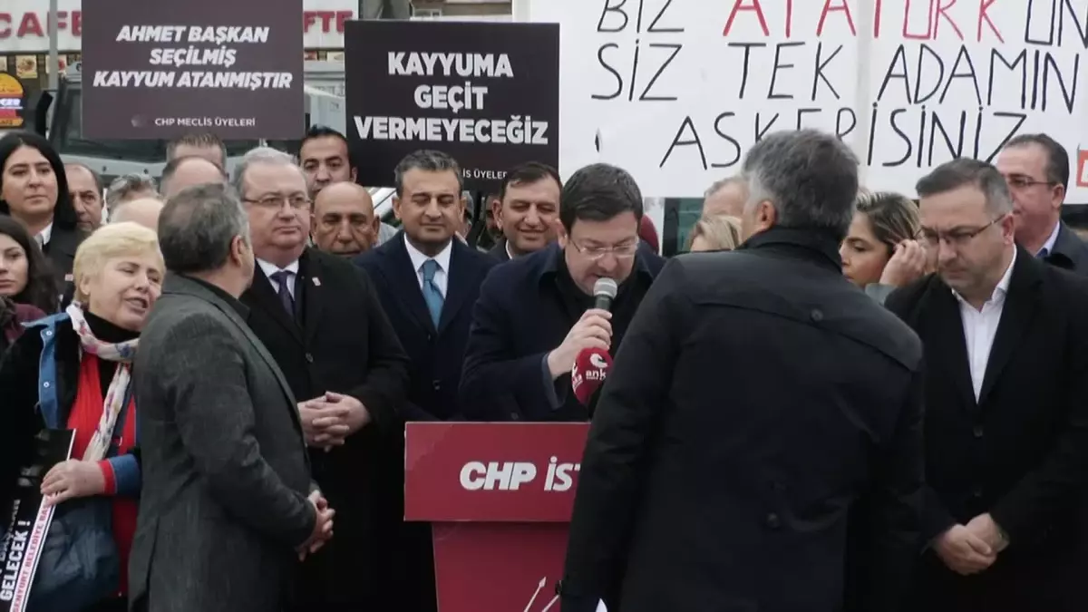 Esenyurt\'ta Demokrasi Nöbeti\'nde Konuşan Burhanettin Bulut: "Birliğimizi Güçlü Tutamazsak Yarın Başka Yerleri de İşgal Etmeye Başlayacaklar"