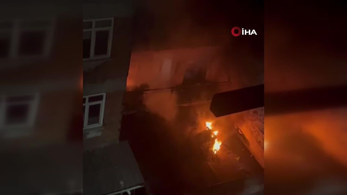Fatih\'te Ayakkabı İmalathanesinde Yangın