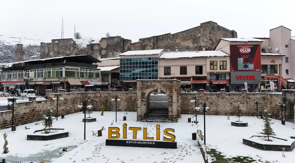 Bitlis Karla Kaplandı: Tarihi Dokular Havadan Görüntülendi