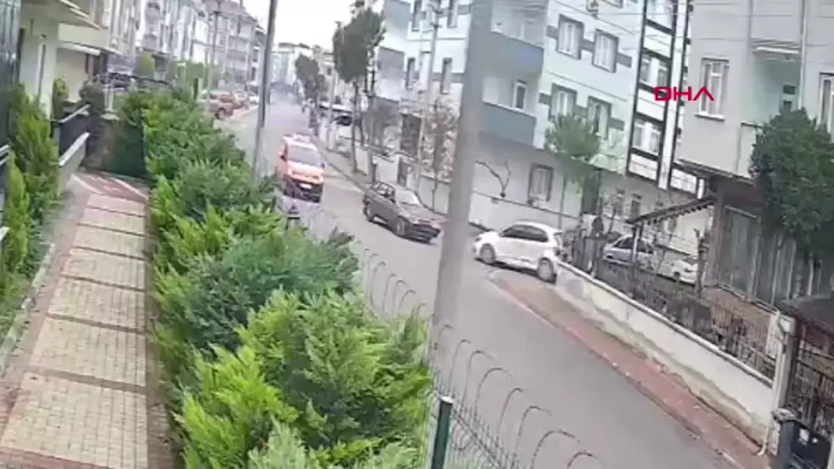 İnegöl\'de Trafik Kazasında Sürücüler Yaralandı