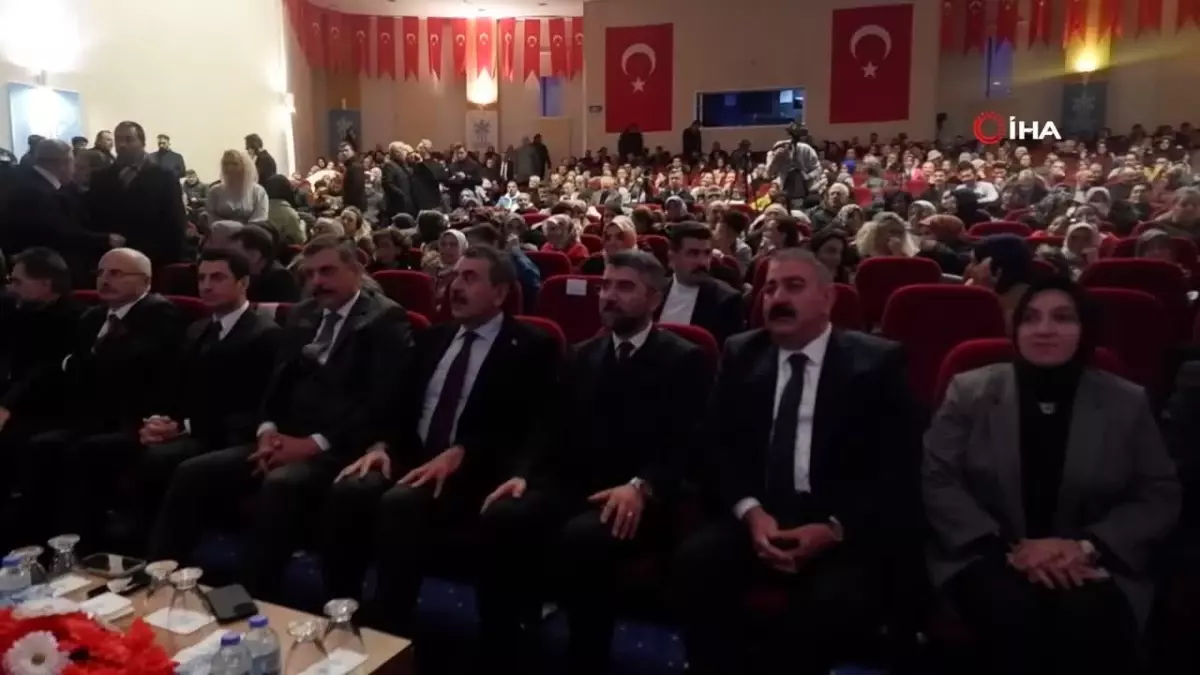 Milli Eğitim Bakanı Tekin\'den Öğretmenler Günü Konserine Duygu Dolu Anlar