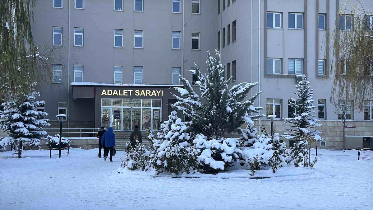Sivas\'ta Hakaret Davası: 10 Ay Hapis
